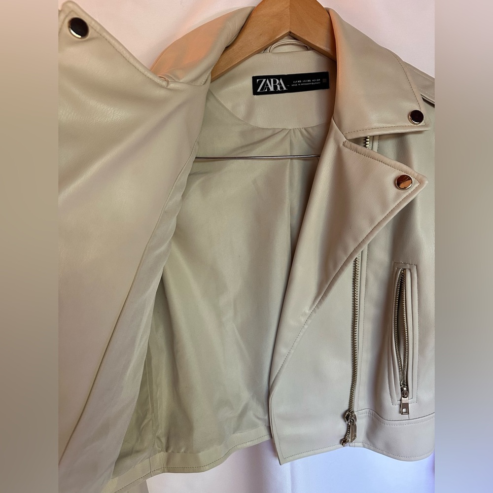 ZARA Faux Leather Moto Jacket XS Cream Beige Biker Style Zippers - Picture 8 of 12